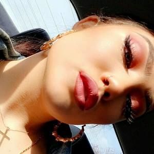 Meet your Posher, Ellen